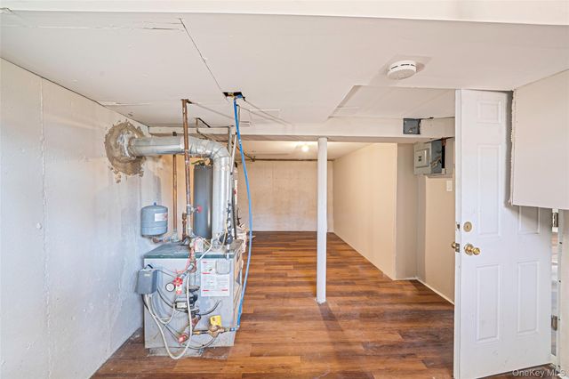 266 W 16th Street, Deer Park, NY 11729