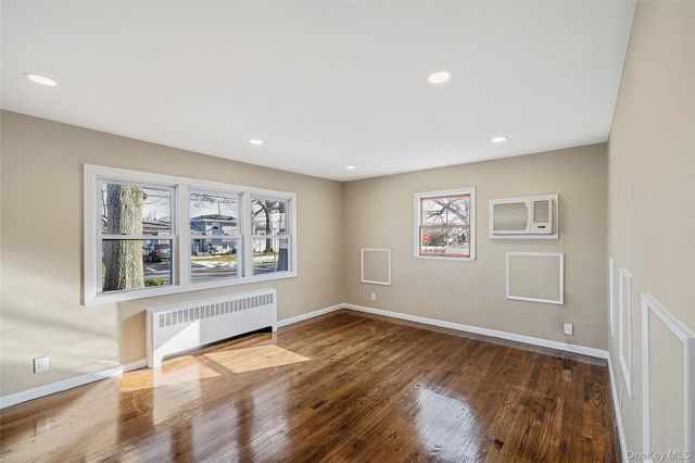 266 W 16th Street, Deer Park, NY 11729