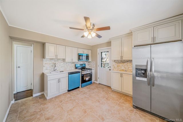 266 W 16th Street, Deer Park, NY 11729