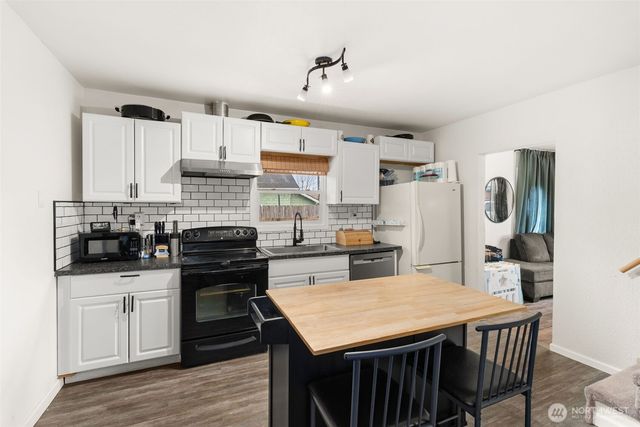 2046 SW Salsbury Ave, Chehalis, WA 98532