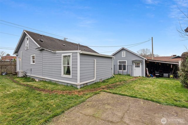 2046 SW Salsbury Ave, Chehalis, WA 98532