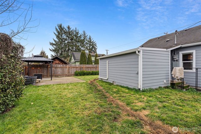 2046 SW Salsbury Ave, Chehalis, WA 98532