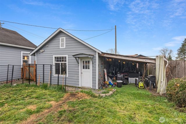 2046 SW Salsbury Ave, Chehalis, WA 98532