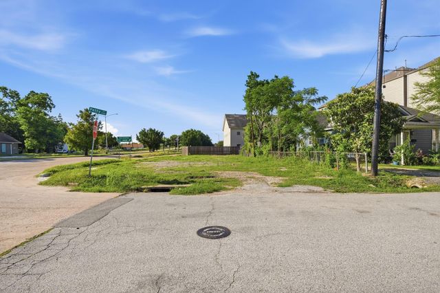 5342 Petty Street, Houston, TX 77007