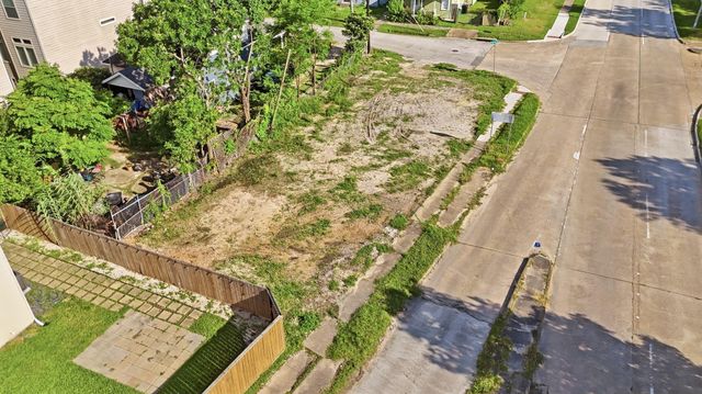 5342 Petty Street, Houston, TX 77007
