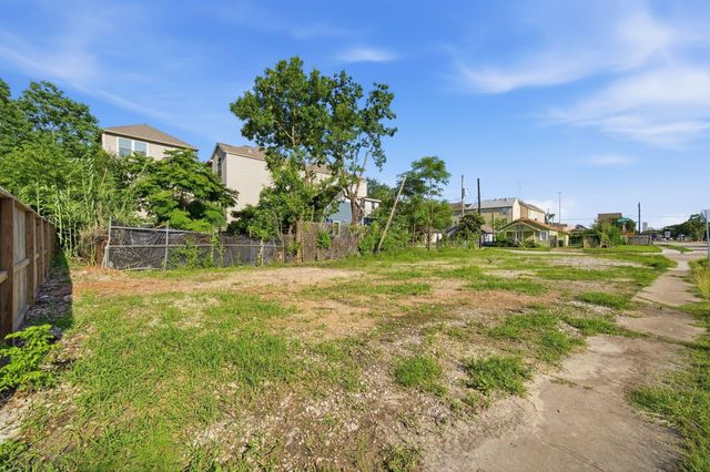 5342 Petty Street, Houston, TX 77007
