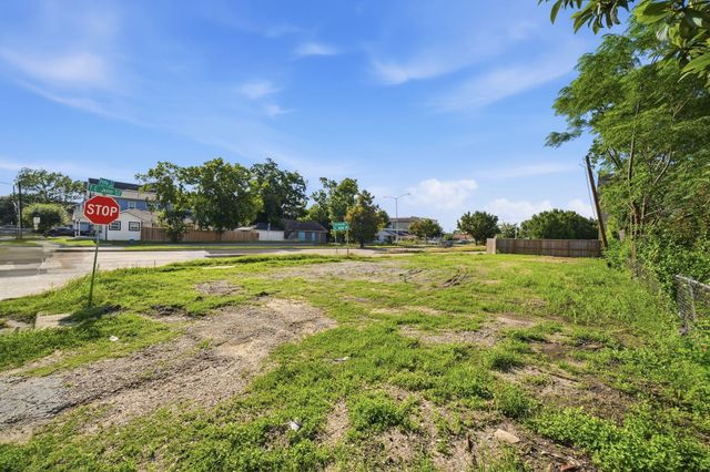 5342 Petty Street, Houston, TX 77007