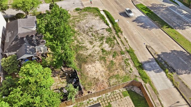 5342 Petty Street, Houston, TX 77007