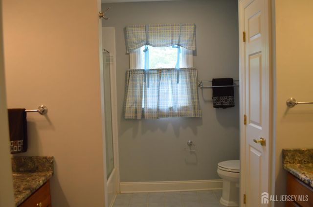 40 Newland Court, Bridgewater, NJ 08807