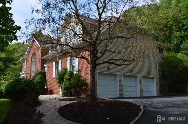 40 Newland Court, Bridgewater, NJ 08807