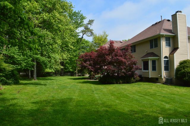 40 Newland Court, Bridgewater, NJ 08807