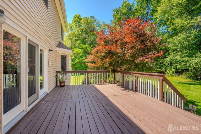 40 Newland Court, Bridgewater, NJ 08807