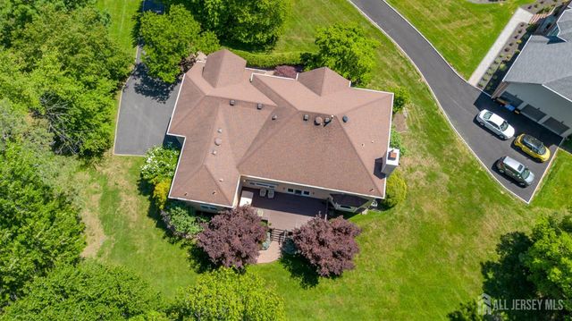 40 Newland Court, Bridgewater, NJ 08807