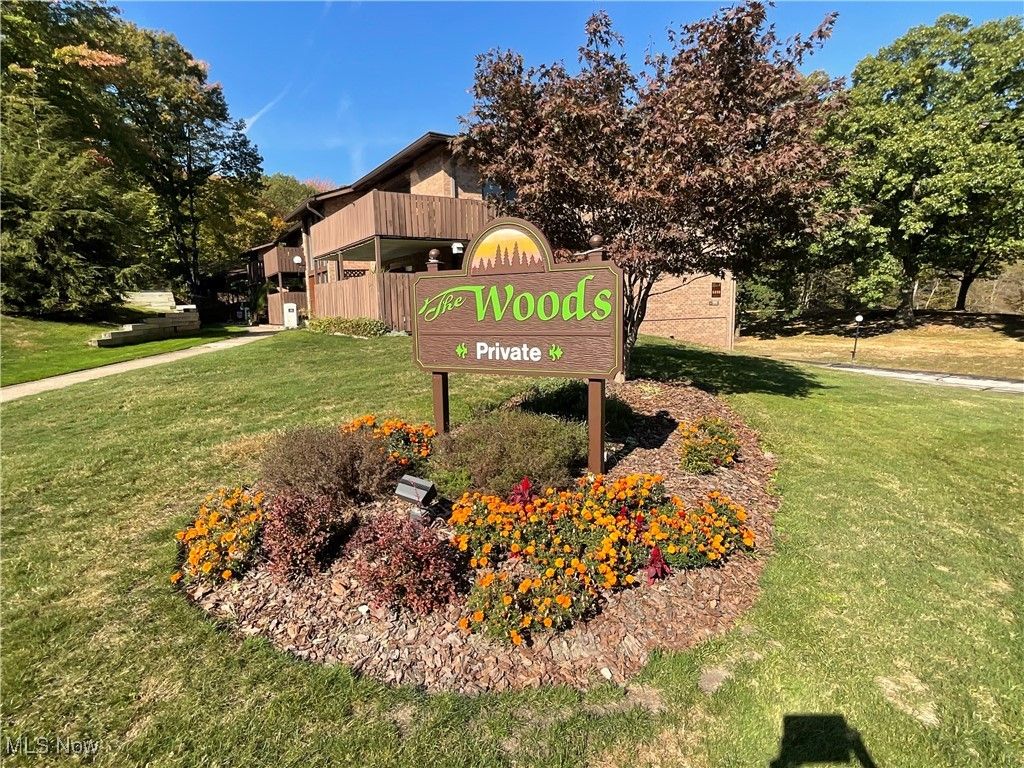 6850 Carriage Hill Drive, Brecksville, OH 44141