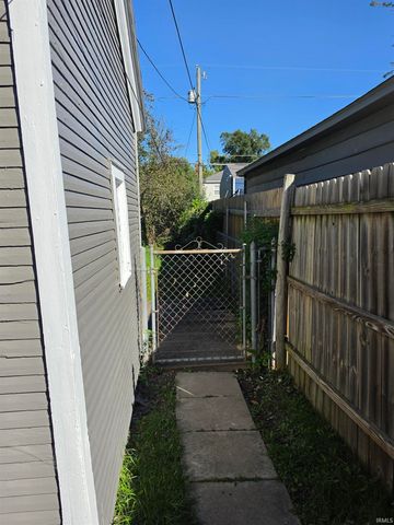 130 W Fleming Avenue, Fort Wayne, IN 46807