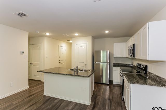 3010 Moorehead, Tyler, TX 75701