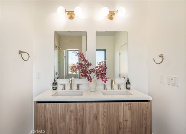 908 N Gage Avenue, Los Angeles, CA 90063