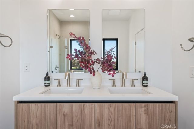 908 N Gage Avenue, Los Angeles, CA 90063