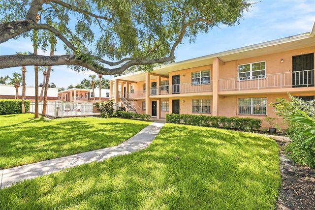 4702 MICHAEL COURT 142, Tampa, FL 33614