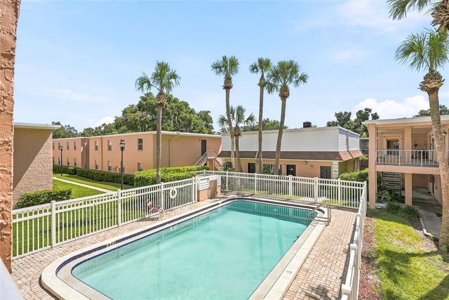 4702 MICHAEL COURT 142, Tampa, FL 33614