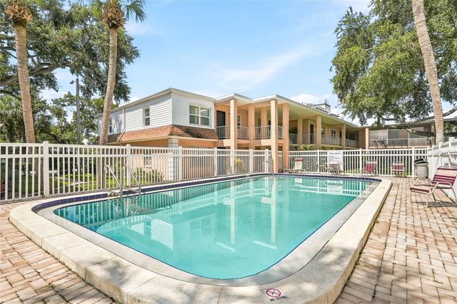 4702 MICHAEL COURT 142, Tampa, FL 33614