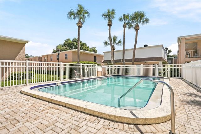 4702 MICHAEL COURT 142, Tampa, FL 33614