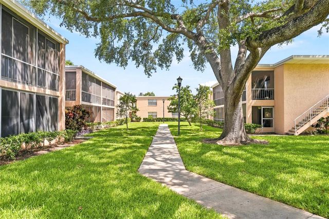 4702 MICHAEL COURT 142, Tampa, FL 33614