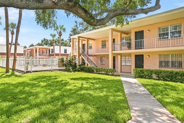 4702 MICHAEL COURT 142, Tampa, FL 33614