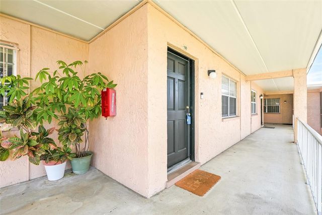 4702 MICHAEL COURT 142, Tampa, FL 33614