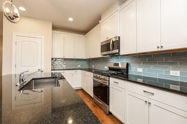 106 Valley Forge Lane, Arlington, TX 76002