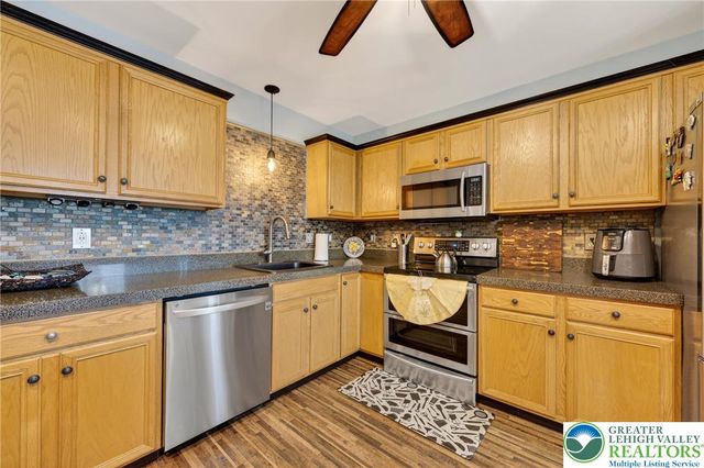 50 Olde Penn Drive, Palmer Twp, PA 18045