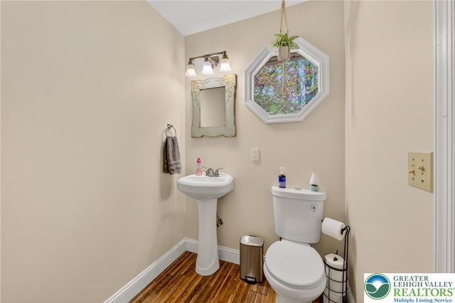 50 Olde Penn Drive, Palmer Twp, PA 18045
