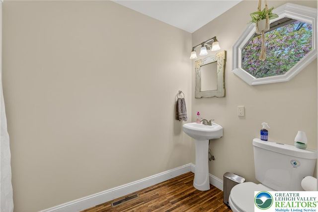 50 Olde Penn Drive, Palmer Twp, PA 18045