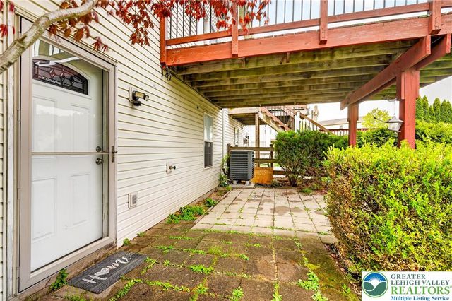 50 Olde Penn Drive, Palmer Twp, PA 18045