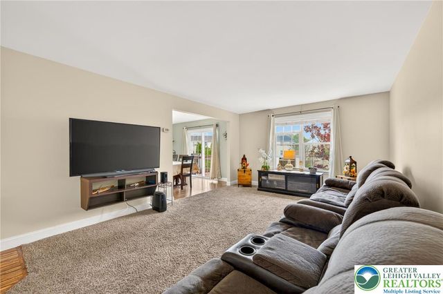 50 Olde Penn Drive, Palmer Twp, PA 18045