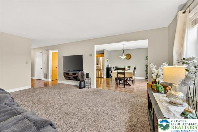 50 Olde Penn Drive, Palmer Twp, PA 18045