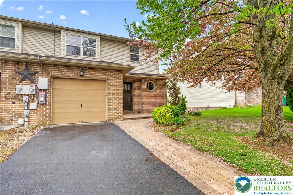 50 Olde Penn Drive, Palmer Twp, PA 18045