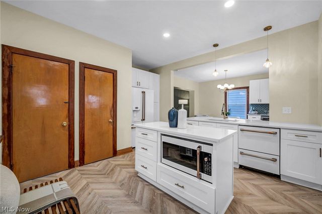 1345 Cove Avenue, Lakewood, OH 44107