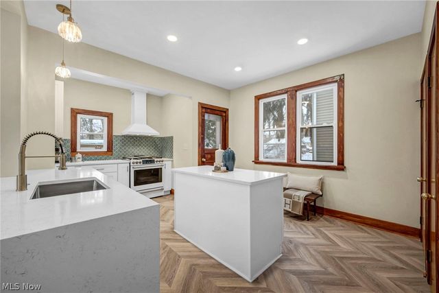 1345 Cove Avenue, Lakewood, OH 44107