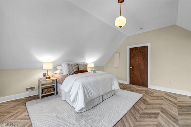 1345 Cove Avenue, Lakewood, OH 44107