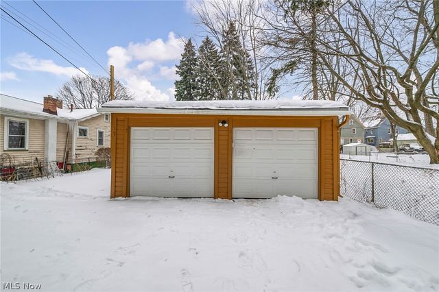 1345 Cove Avenue, Lakewood, OH 44107