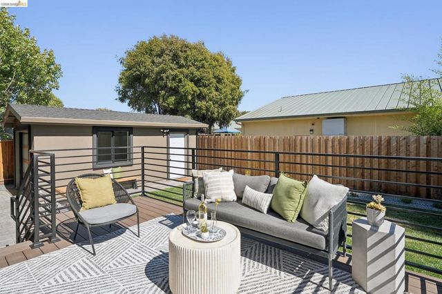 920 Page St, Berkeley, CA 94710