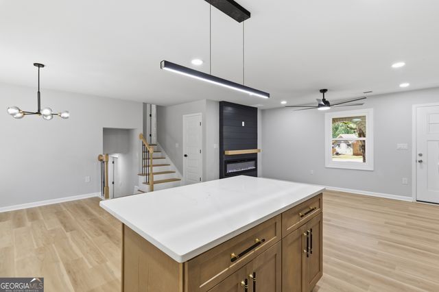 6408 Veracruse Drive, Morrow, GA 30260