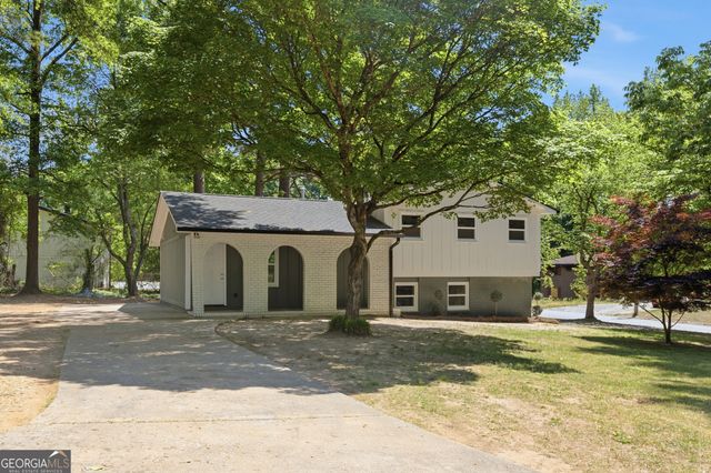 6408 Veracruse Drive, Morrow, GA 30260