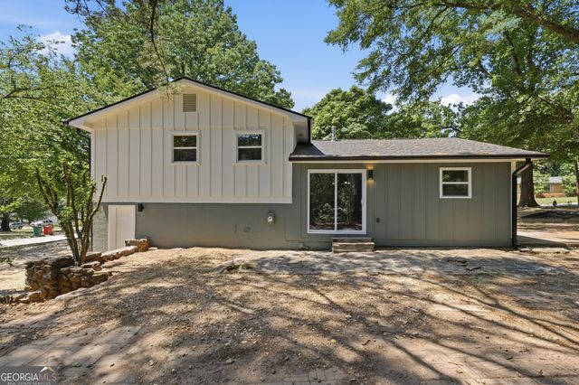 6408 Veracruse Drive, Morrow, GA 30260