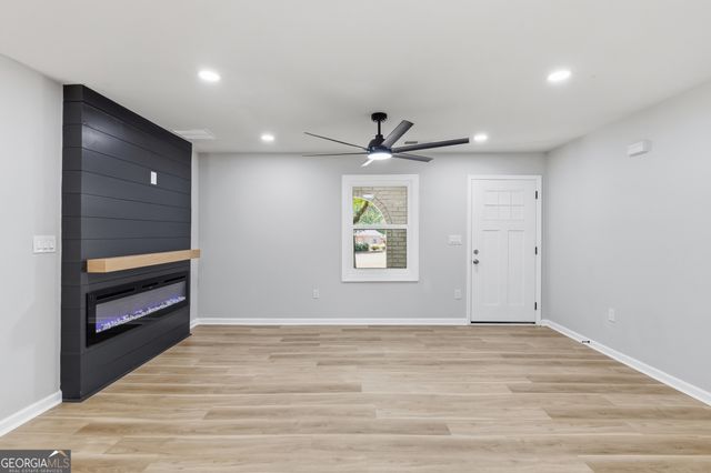 6408 Veracruse Drive, Morrow, GA 30260