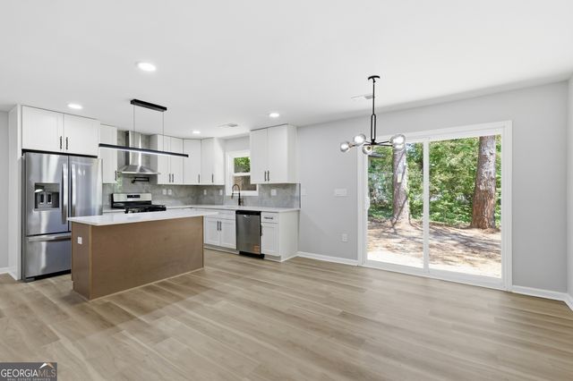 6408 Veracruse Drive, Morrow, GA 30260