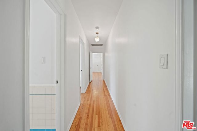 2124 Hillsboro Avenue, Los Angeles, CA 90034