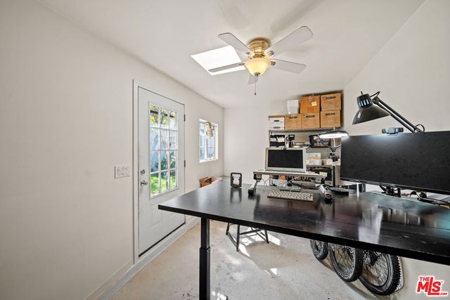 2124 Hillsboro Avenue, Los Angeles, CA 90034
