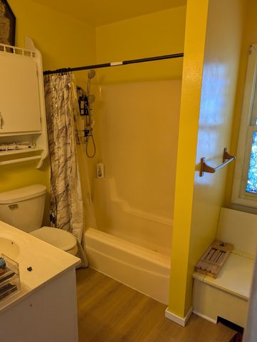 717 W Pleasant Street, Freeport, IL 61032